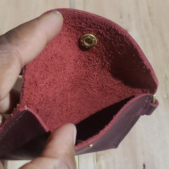 Uwakstar Designs Handmade Genuine Smooth Soft leather Maroon Card Wallet - Picture 3 of 10